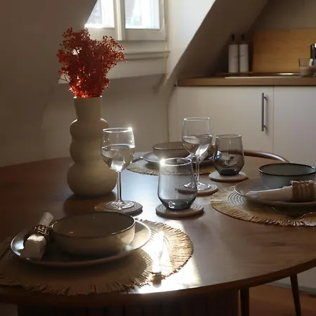 アパート Gemuetliches Boho In Der Altstadt Kronbergs クローンベルク・イム・タウヌス